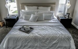 bedroom-3689929_1920