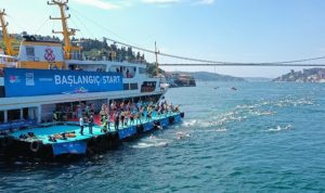 35-samsung-bogazici-kitalararasi-yuzme-yarisinda-yuzuculer-kitalari-birlestirdi-yUrbfK8X.jpg