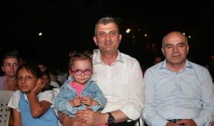 golcuklu-minikler-acik-havada-sinema-keyfini-cok-sevdi-TeJ4iY8S.jpg