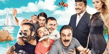 golcukte-acik-havada-sinema-keyfi-genis-aile-2-her-turlu-ile-devam-ediyor-taDHTAB7.jpg