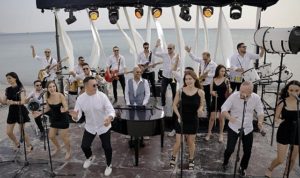 izmir-buyuksehir-belediyesinden-fiyatsiz-cim-konserleri-Pjtmc24T.jpg