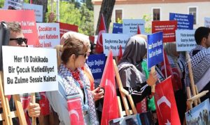 dokuz-eylul-universitesi-deu-ogrencileri-gazzede-israilin-sivillere-yonelik-surdurdugu-olumcul-hucumlara-karsi-bir-defa-daha-harekete-gecti-cr2Oihlq.jpg