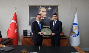 ekrem-imamoglu-avcilar-belediye-baskani-utku-caner-caykaraya-tebrik-ziyaretinde-bulundu-uQI3BuqC.jpg