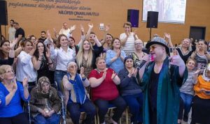 konakta-anneler-gunu-coskuyla-kutlandi-TYXhOd1U.jpg