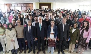 rektor-budak-bergama-myoda-muhasebe-uygulamalari-ve-finans-laboratuvarinda-incelemelerde-bulundu-LIKWSI5A.jpg