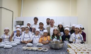 baskan-tahir-buyukakin-minik-dostlariyla-bulustu-jbMGEgDg.jpg