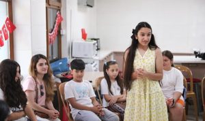 ingilizce-konusma-kulubu-cocuklara-oyunlarla-ingilizce-ogretiliyor-r3bjghG2.jpg