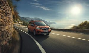 yeni-renault-kangoo-multix-genis-ve-moduler-tasarimiyla-dikkat-cekiyor-YNrZmaFe.jpg