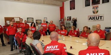 baskan-kinaydan-akut-izmir-ekibine-derin-taziye-ve-destek-ziyareti-7AhOeRvp.jpg