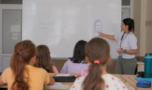 baskan-cercioglundan-egitime-tam-destek-aydinli-cocuklar-yazi-ingilizce-ogrenerek-geciriyor-ix9qk6pO.jpg