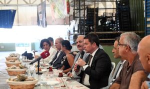 baskan-erkan-aydin-dikkaldirimda-vatandaslarla-sicak-bir-bulusma-gerceklestirdi-8jrOgnjx.jpg