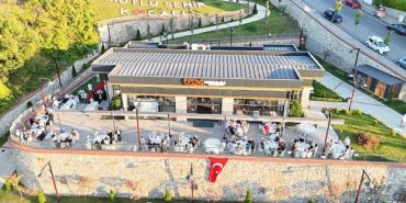 bu-salonda-cinlayan-en-mutlu-evetler-hayatin-en-guzel-anilarina-yolculuk-DXc1HWUZ.jpg