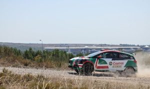 castrol-ile-performansin-sinirlarini-zorluyoruz-tosfed-istanbul-parkta-toprak-razgatlioglu-ve-ali-turkkan-ile-heyecan-dolu-anlar-QNNUaGqi.jpg
