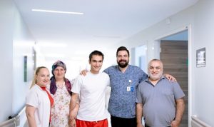 motor-kazasindan-sonra-yataga-bagimli-kalacagi-soylenmisti-yuruyerek-taburcu-oldu-Q7T1C9ZB.jpg